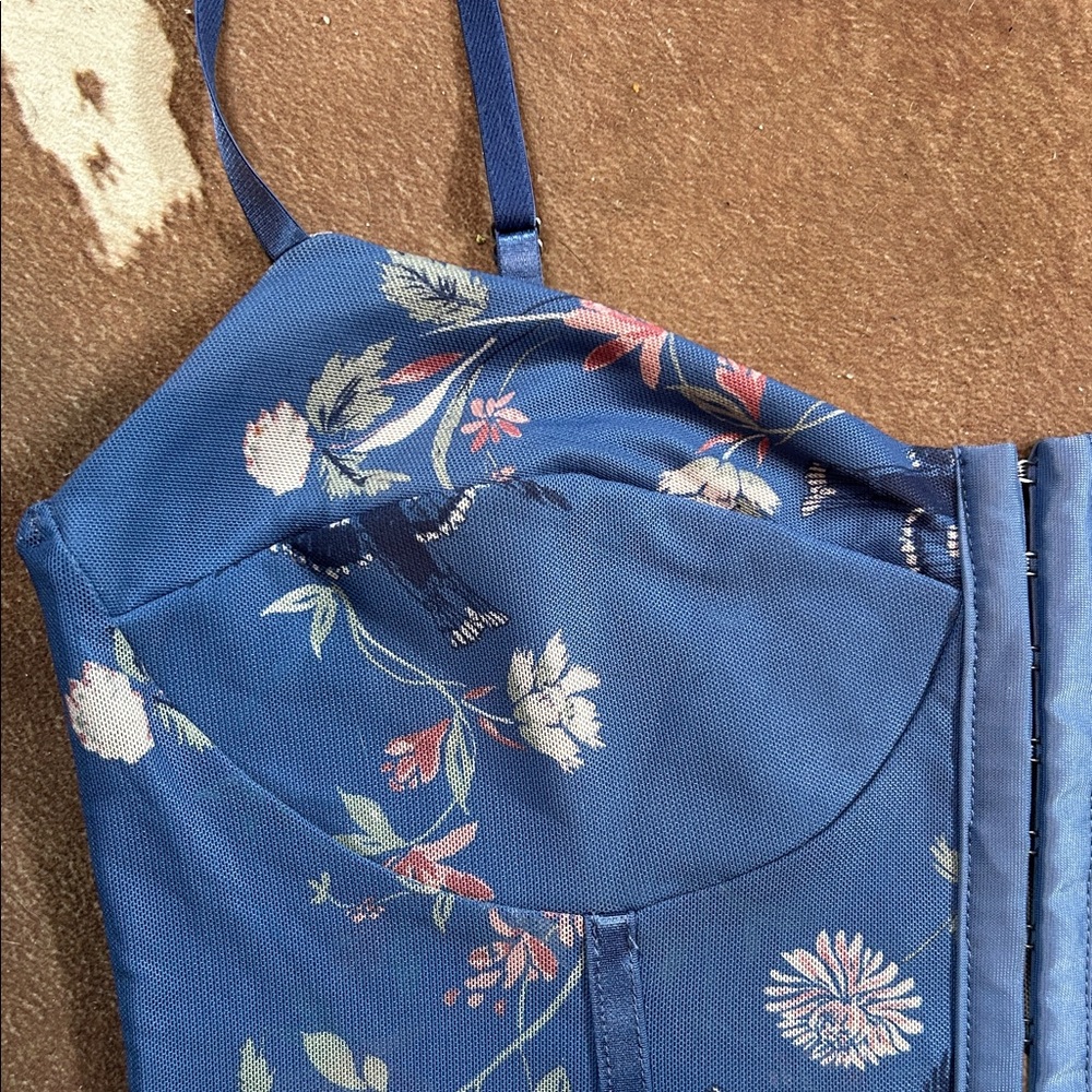 NWT X Intimately FP Printed Night Rhythm Bodysuit in
Blue Floral Combo Size L - Picture 9 of 10